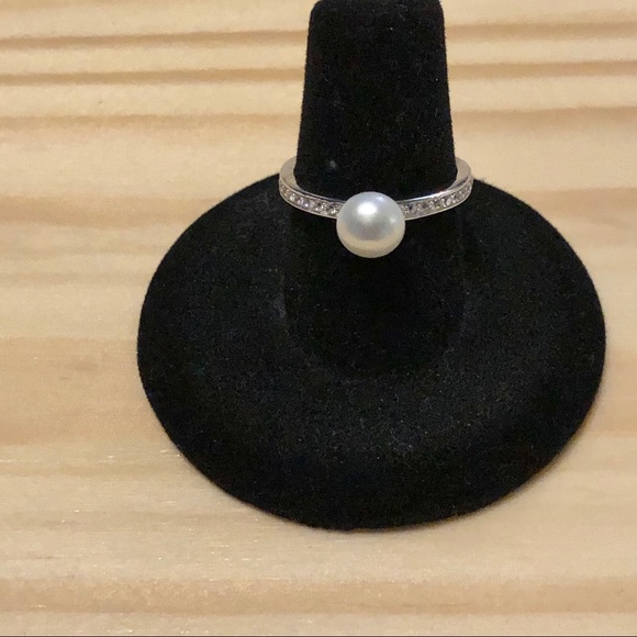 Ring - Picture 1 of 3